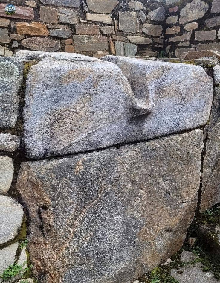 Có thể là hình ảnh về Saqsaywaman